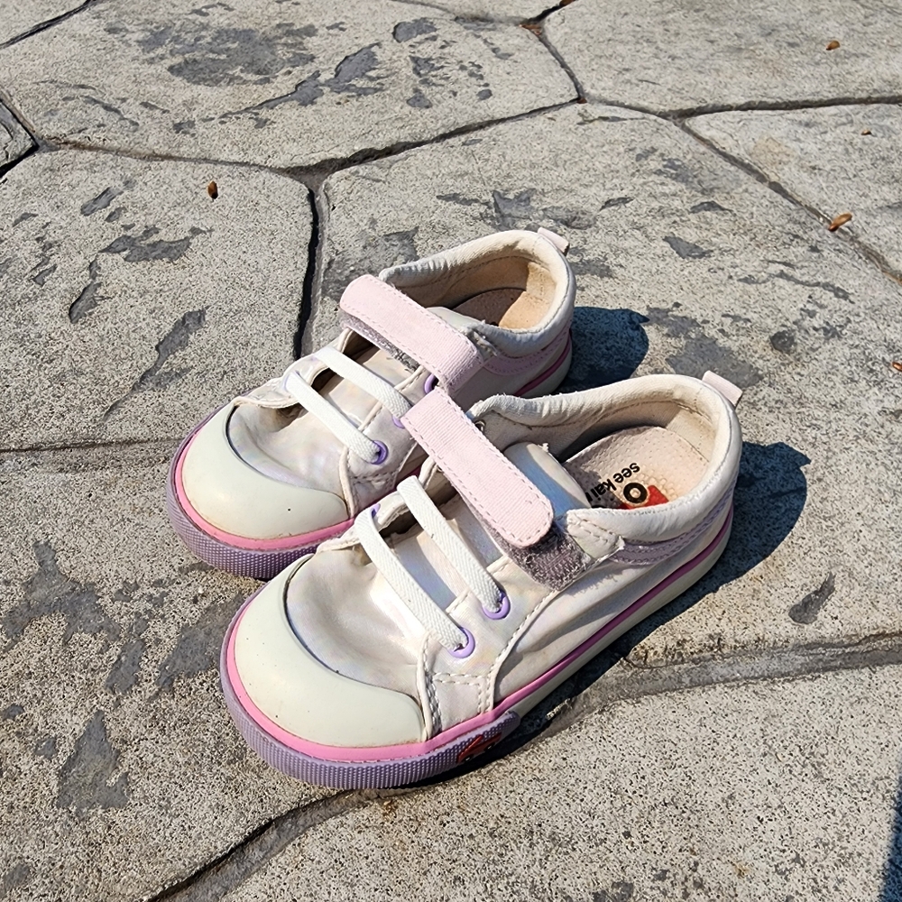 See Kai Run Toddler Shoe - Size 9 - White Iridescent